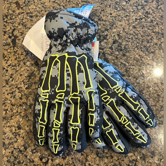 3M Thinsulate ski gloves in black and gray with neon green bones  size 4-7 NWT - Picture 1 of 5